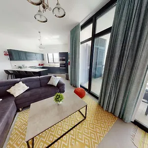 https://central-luxury-apartment-with-communal-pool.qawrahotelsmalta.org