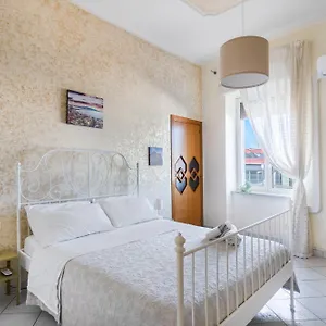 https://mediterranea.hotels-amalfi.com