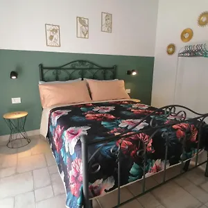 https://il-vicoletto-sul-castello.hotels-amalfi.com