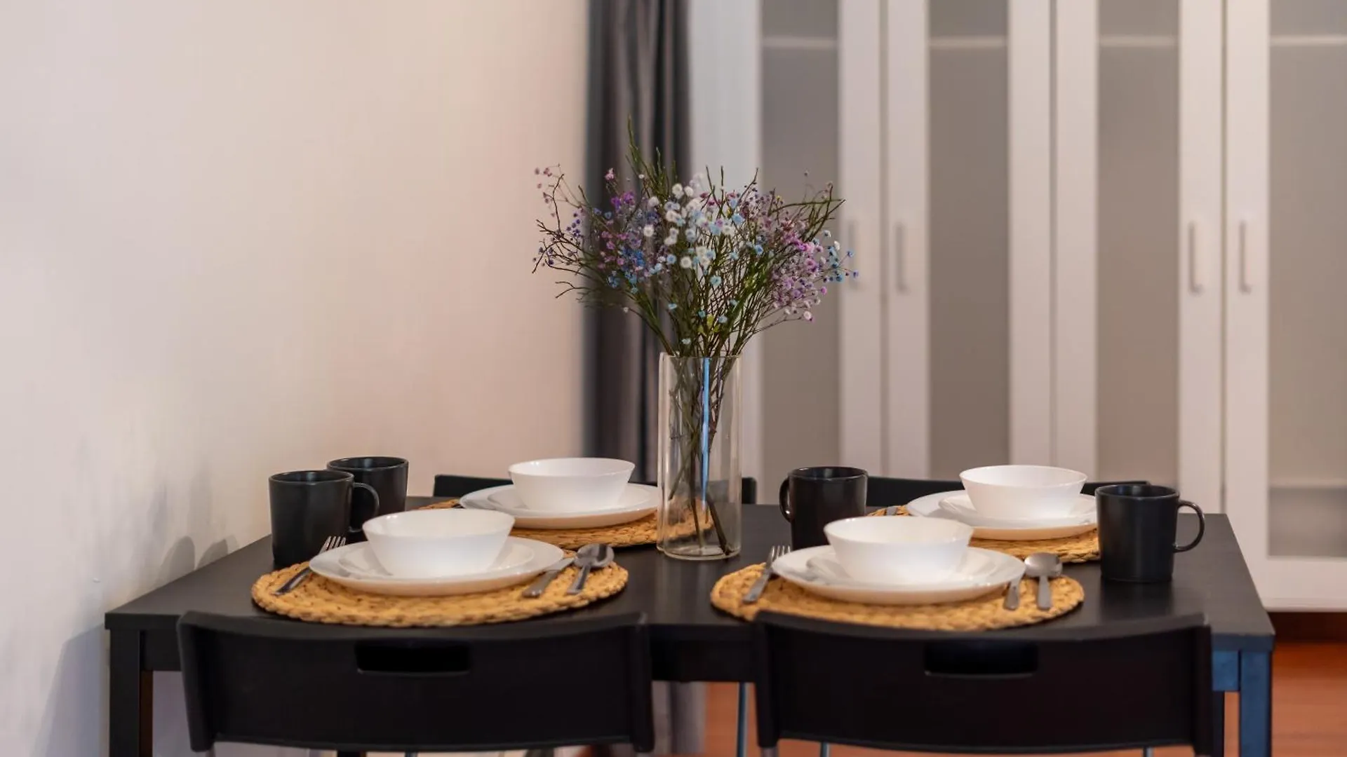 Cozy Apartment In Akacfa Street Budapest