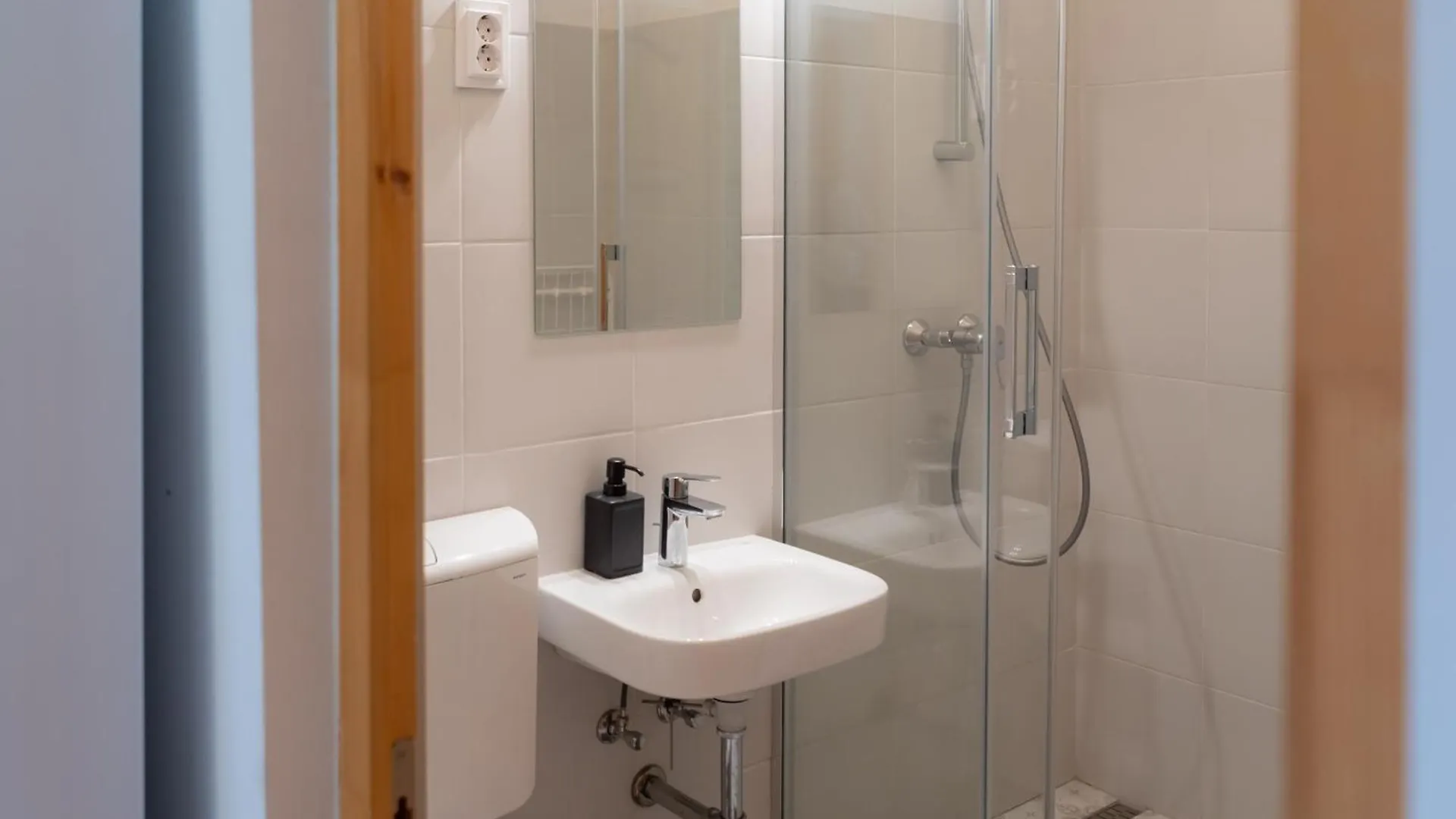 Cozy Apartment In Akacfa Street Budapest